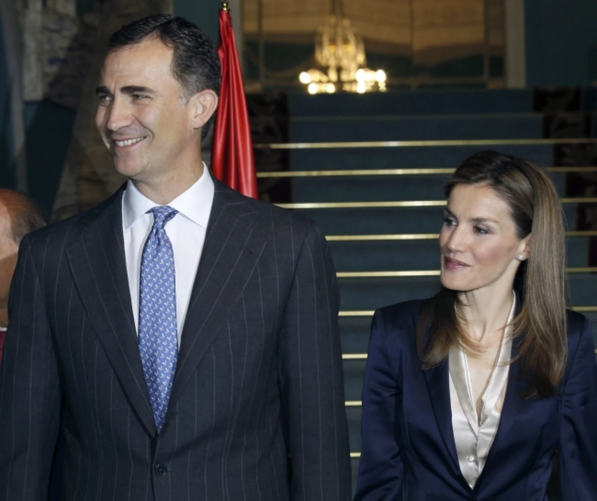 Nowy król Hiszpanii Filip VI i jego małżonka królowa Letycja wybrali spotkanie z ofiarami terroryzmu na swoje pierwsze oficjalne wystąpienie. Przemawiając podczas uroczystości zaprzysiężenia monarcha podkreślał, że ci, którzy stali się ofiarami terroryzmu, "którzy stracili życie lub ucierpieli w obronie naszej wolności", będą pamiętani "z ogromnym szacunkiem".