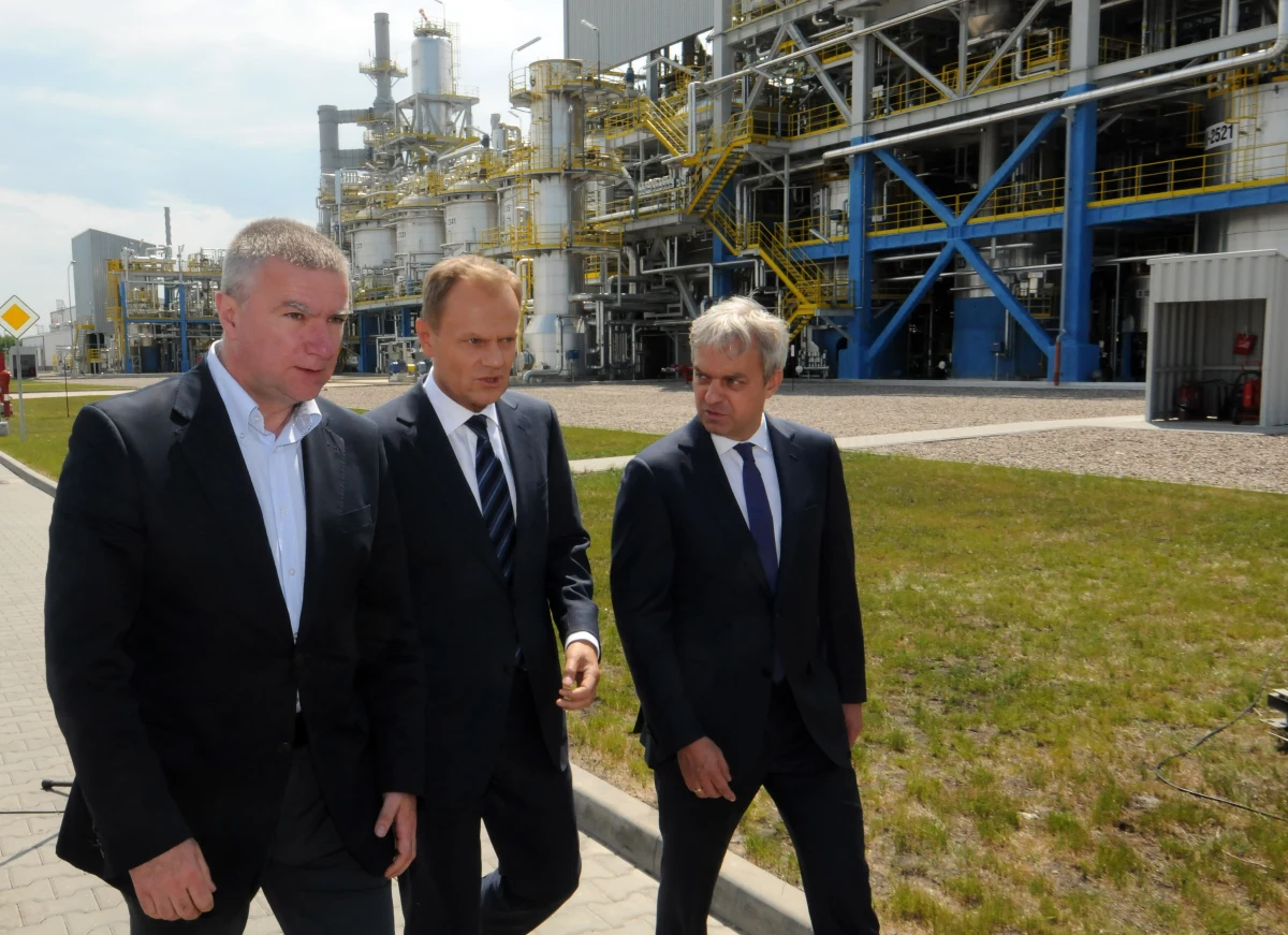 "Przyjdą te oszołomy (PiS - przyp. Red.), k... i zrobią tu, k..., kocioł taki, że wszyscy będą mieli... wiesz" - mówi prezes Orlenu Jacek Krawiec w rozmowie z rzecznikiem rządu Pawłem Grasiem. Stenogramy z ich lutowego spotkania publikuje dzisiejszy "Wprost". 