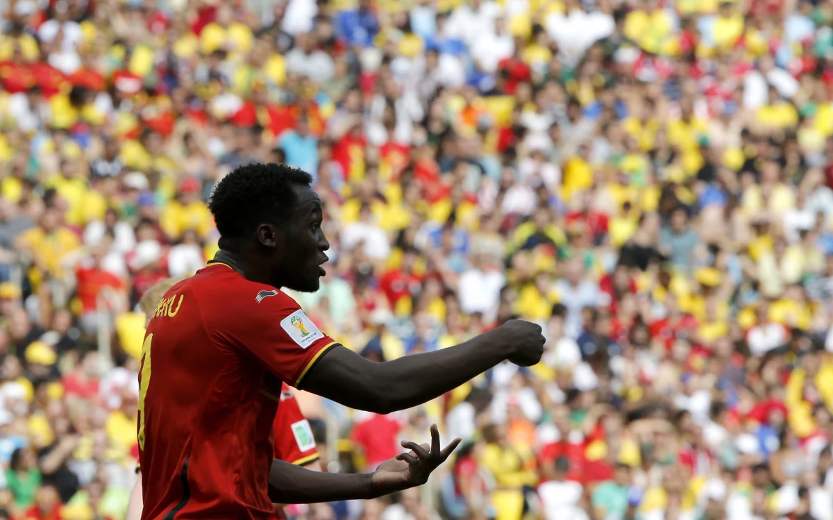 Po zwycięstwie piłkarskiej reprezentacji Belgii z Rosją 1:0 w meczu grupowym brazylijskiego mundialu królowa Matylda złożyła gratulacje niewłaściwemu zawodnikowi. Zamiast Divockovi Origiemu uścisnęła dłoń Romelu Lukaku. 
