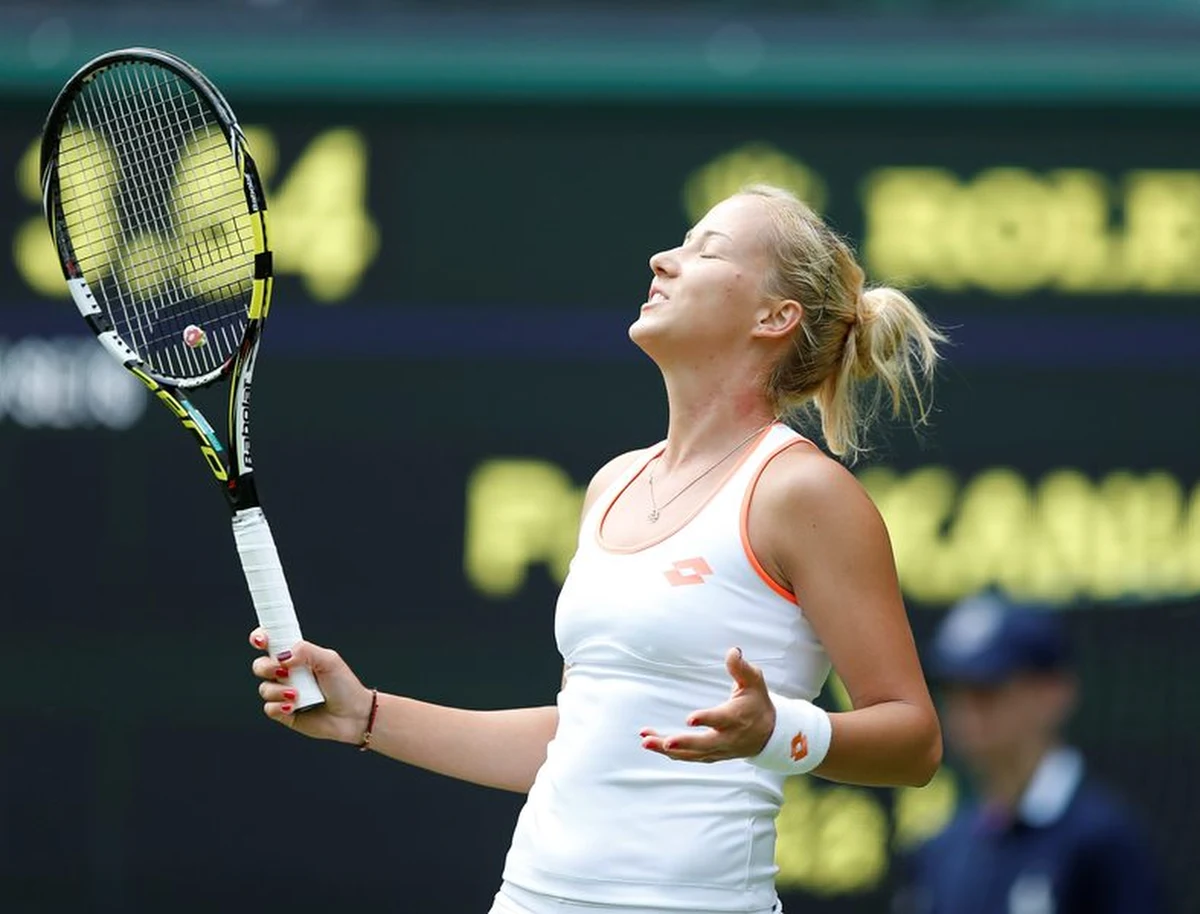 Paula Kania przegrała z rozstawioną z numerem drugim Chinką Na Li 5:7, 2:6 w pierwszej rundzie wielkoszlemowego turnieju na trawiastych kortach Wimbledonu. 21-letnia Polka w imprezie tej rangi debiutowała.
