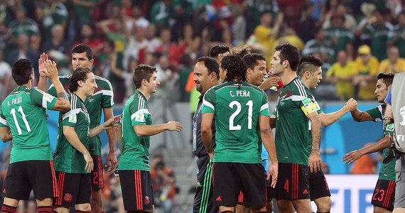 W ciągu dziesięciu minut Meksyk odarł Chorwację z marzeń o awansie do 1/8 finału mistrzostw świata. W Recife pokonał bałkańską ekipę 3:1, a wszystkie bramki padły w ciągu kwadransa. Meksyk zajął w tabeli grupy A drugie miejsce, za Brazylią, i w kolejnej fazie turnieju - w niedzielę w Fortalezie - zmierzy się z Holandią. 