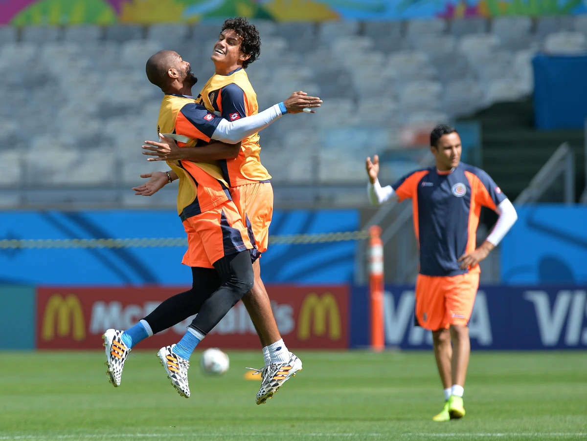 Mimo dobrej gry w dwóch pierwszych meczach piłkarze Anglii pożegnają się spotkaniem z Kostaryką z mistrzostwami świata w Brazylii. Rywale są zaś już pewni miejsca w 1/8 finału, co jest dotychczas największym zaskoczeniem turnieju.