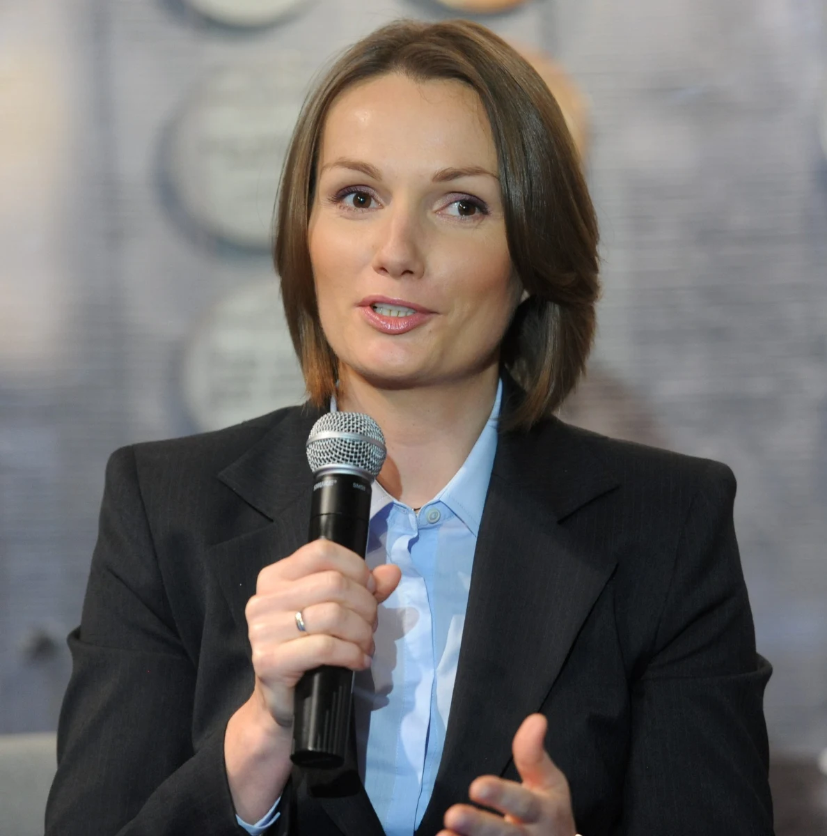 "Byliśmy w środku procesu, który był bardzo dobrze prowadzony i czekaliśmy na finał. Jestem przekonana, że bylibyśmy w drugiej fazie, bralibyśmy udział w tym turnieju i nadal staralibyśmy o zimowe igrzyska olimpijskie jako bardzo poważny, jeden z najmocniejszych, kandydatów" – mówiła posłanka PO Jagna Marczułajtis-Walczak. Była przewodnicząca komitetu konkursowego Kraków 2022, przekonywała w „Dziś wieczorem” w TVP Info, że referendum w Krakowie, którego mieszkańcy opowiedzieli się przeciwko olimpiadzie w stolicy Małopolski, zaprzepaściło szansę miasta na organizację zimowych igrzysk olimpijskich.