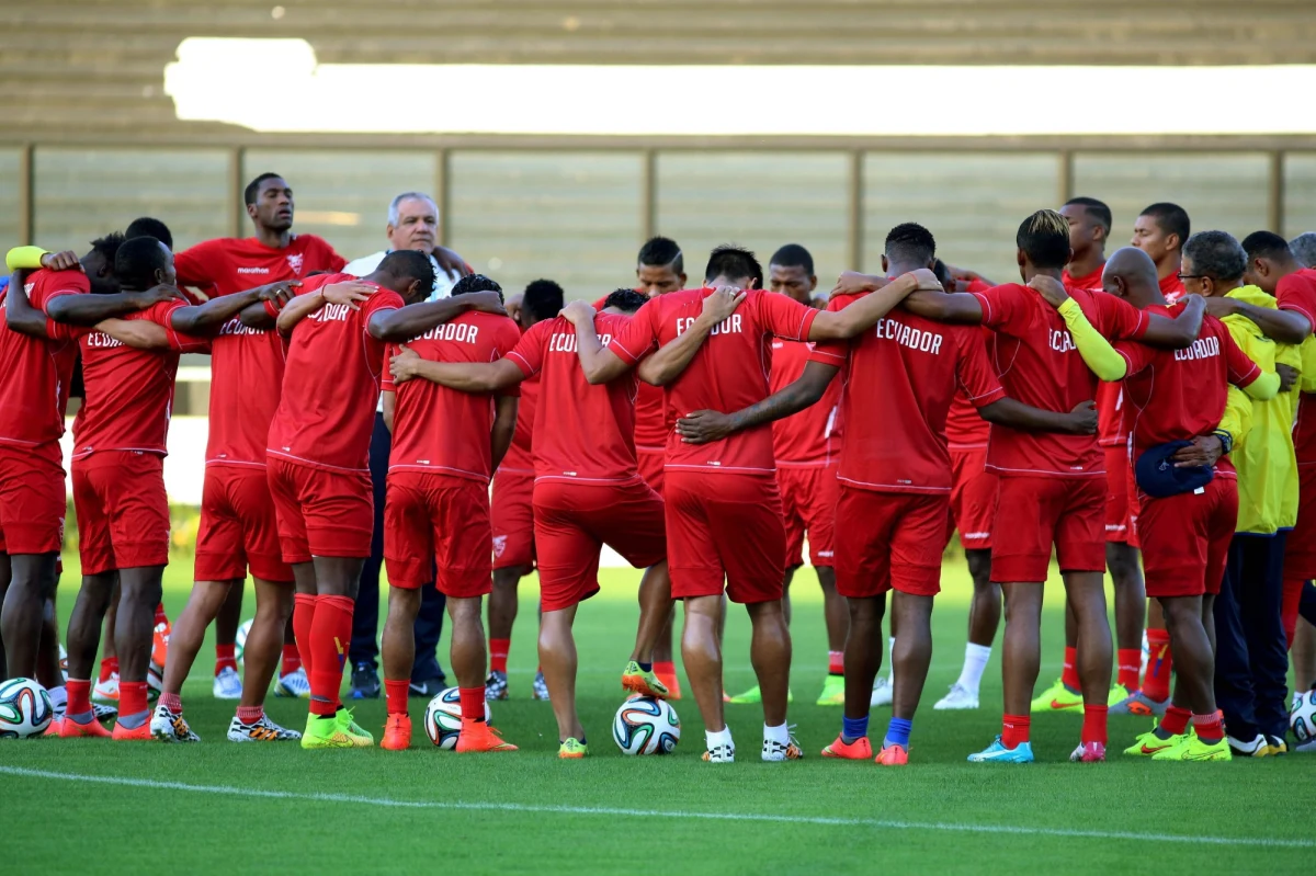 Piłkarze Francji, po dwóch efektownych zwycięstwach w grupie E mistrzostw świata, są bardzo blisko występu w 1/8 finału. W dzisiejszym spotkaniu z Ekwadorem w Rio de Janeiro "Trójkolorowym" wystarczy remis, ale nawet porażka może oznaczać ich awans. Mecz rozpocznie się o godz. 22 czasu polskiego.