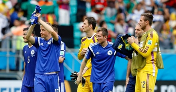 Wygrana z Iranem 3:1 w ostatnim meczu fazy grupowej brazylijskiego mundialu poprawiła notowania piłkarzy Bośni i Hercegowiny u większości rodzimych mediów. "To złota chwila dla naszej drużyny. Bośnia i Hercegowina odniosła pierwsze zwycięstwo w wielkim turnieju" - napisał portal "Reprezentacija".