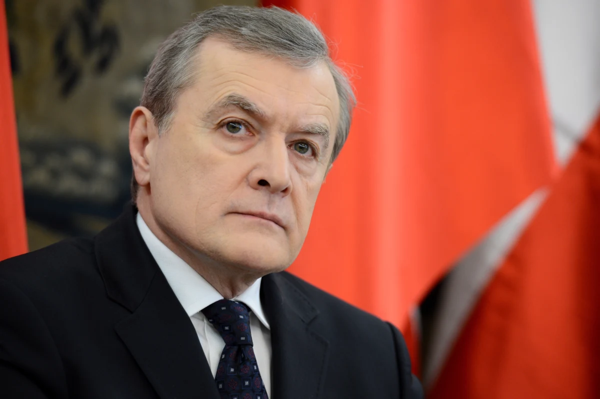 Sam nie wiem, czy denerwować się na profesora Piotra Glińskiego, czy raczej mu współczuć. 