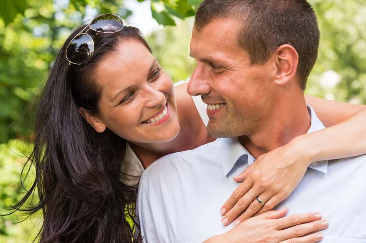 Niezwykłym eksperyment brytyjskich badaczy. Muzeum Nauki w Londynie zorganizowało randki z panami w papierowych workach na głowach, aby sprawdzić jak ważna dla kobiety jest osobowość mężczyzny.