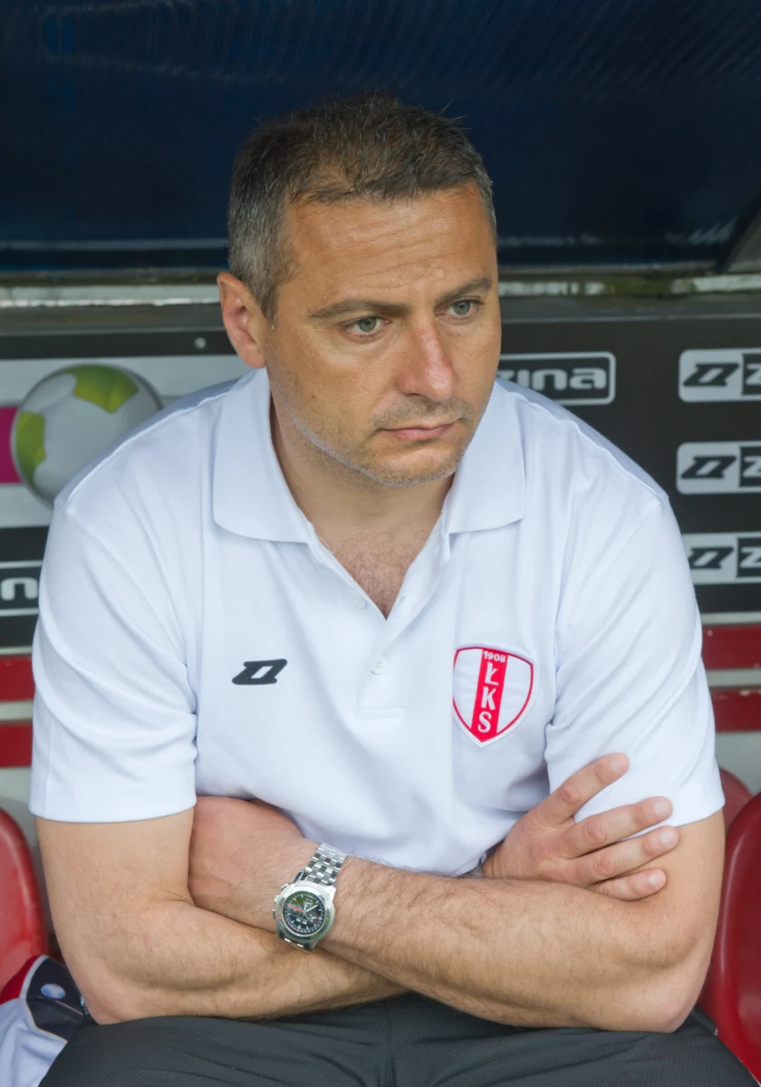 "Chilijczycy są nieustępliwi i skuteczni, a to może być klucz do sukcesu w meczu z gospodarzami" - mówi przed pierwszym meczem 1/8 mistrzostw świata Piotr Świerczewski. W rozmowie z RMF FM były reprezentant Polski zachwyca się też Neymarem i Messim oraz przebudowaną reprezentacją Francji.