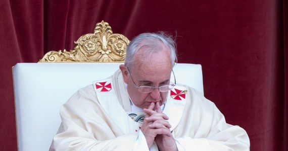 W Watykanie coraz większym problem jest narastające zmęczenie papieża Franciszka, który się nie oszczędza i bierze na siebie zbyt dużo obowiązków. Jednak jak podkreślają papiescy współpracownicy, przy takim trybie życia, jakie prowadzi, zmęczenie jest czymś normalnym.