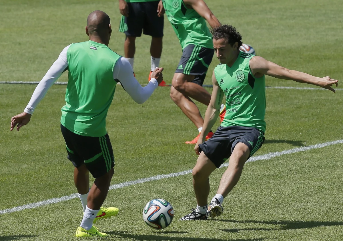 Holandia zmierzy się z Meksykiem o awans do ćwierćfinału piłkarskich mistrzostw świata. Mecz w Fortalezie rozpocznie się o godz. 18 czasu polskiego. To będzie pierwsze w historii spotkanie obu drużyn. W drugim dzisiejszym spotkaniu w Recife Kostaryka zmierzy się z Grecją.