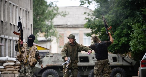 ​Pięciu żołnierzy ukraińskich zginęło, a co najmniej 17 zostało rannych. To bilans wczorajszych starć na wschodzie kraju - poinformował rzecznik sztabu ukraińskich sił antyterrorystycznych Ołeksij Dmytraszkiwskyj.