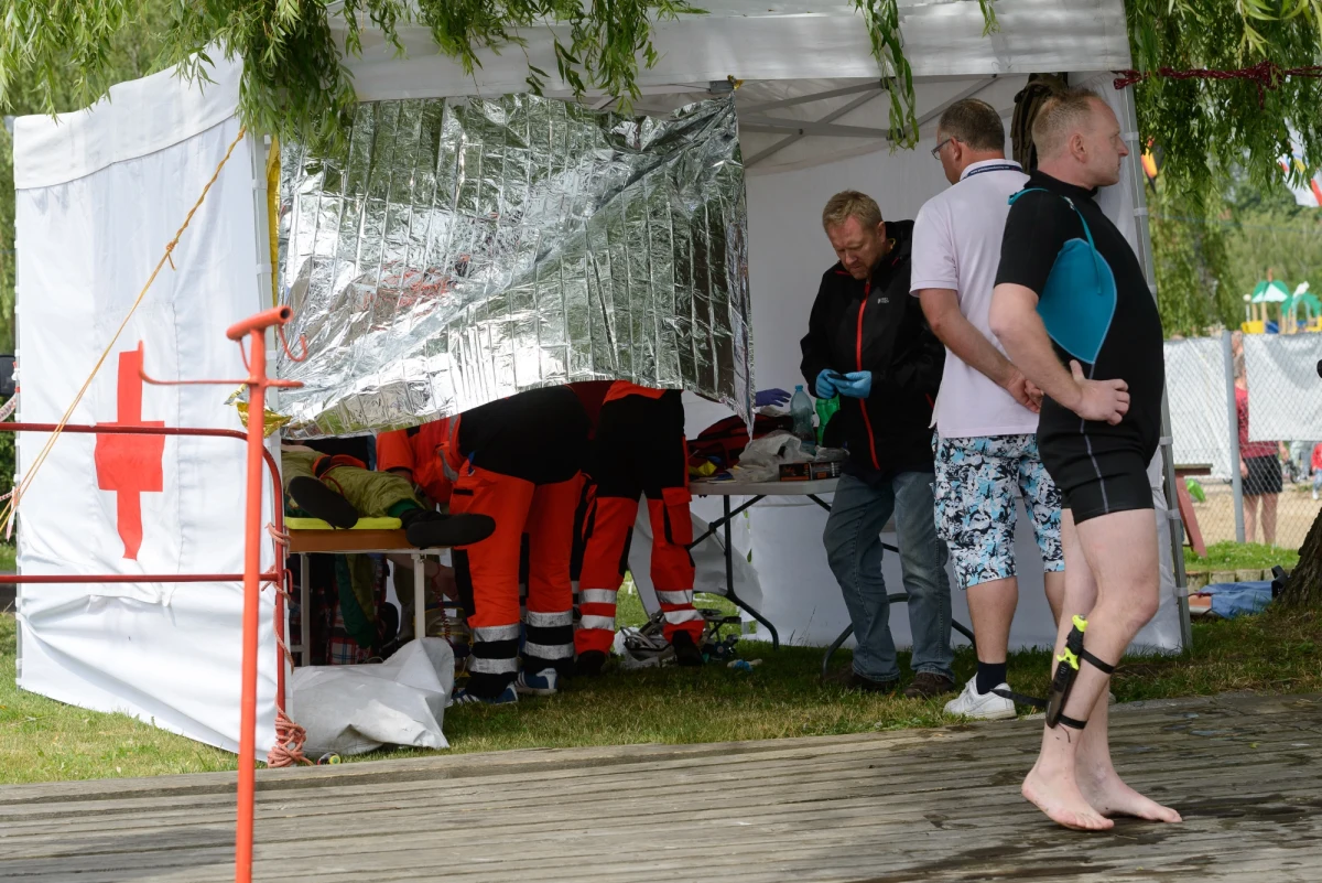 Do poważnego wypadku doszło podczas Motorowodnych Mistrzostw Świata w klasie OSY-400, które odbywają się na Jeziorze Miejskim w Chodzieży w województwie wielkopolskim. W trzecim wyścigu doszło do wypadku z udziałem Estończyka Raivo Peetsmana i Amerykanina Michaela Akerstroma. Ciężko ranny Estończyk trafił do szpitala.