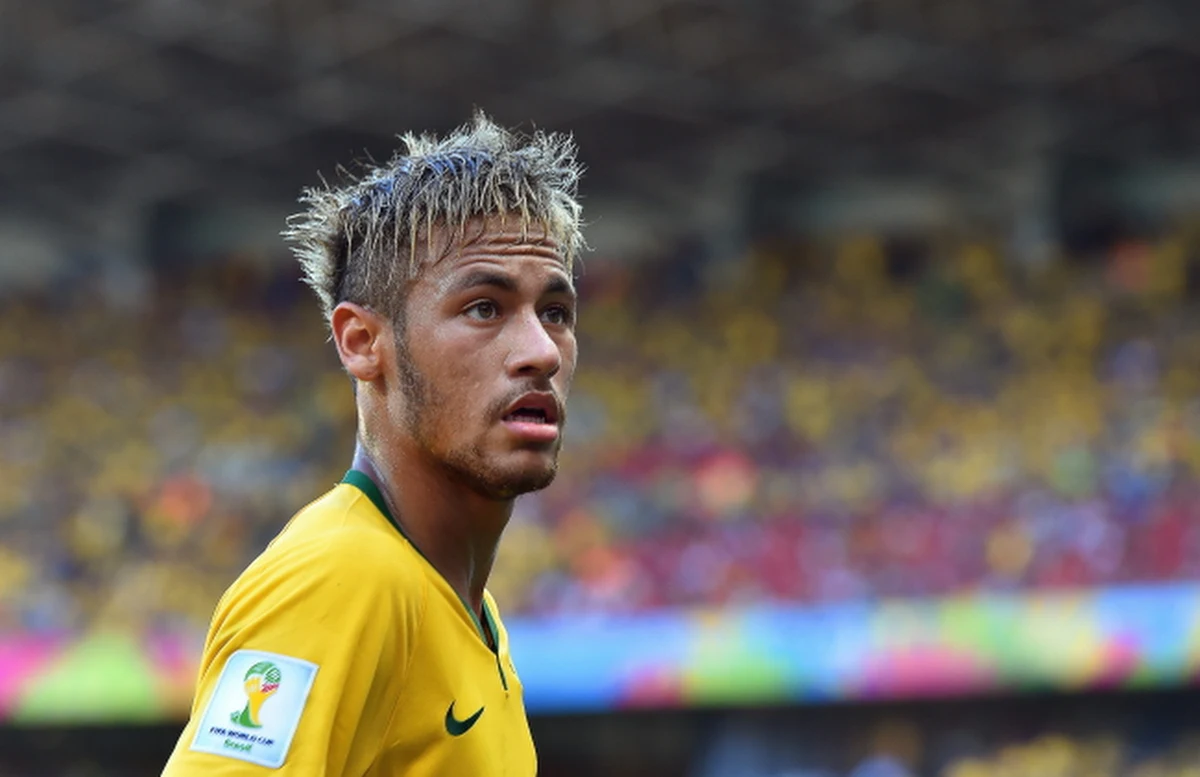 "Neymar, który jest absolutną gwiazdą brazylijskiego zespołu, to najczęściej faulowany zawodnik, czasem wręcz brutalnie. Zmęczenie zaczyna się nawarstwiać, a jeśli do tego dojdą jeszcze mikrourazy, może się okazać, że w którymś z meczów go zabraknie” – mówi były selekcjoner reprezentacji Polski Jerzy Engel. „To byłaby katastrofa dla gospodarzy, bowiem on odpowiada i za organizację gry, i za wykończenie akcji” - podkreślił. 