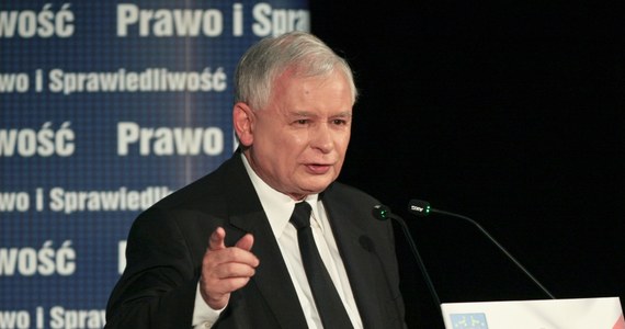 Jestem pełen najwyższego uznania dla Jarosława Kaczyńskiego za jego rygoryzm moralny, który nie pozwala mu - nawet w sytuacjach, w których pojawiają się pewne szanse na polityczny sukces - wyciągać ręki do osób i partii wielokrotnie skompromitowanych w sferze etycznej. Prezes Prawa i Sprawiedliwości daje niedościgły w polskim życiu publicznym przykład przedkładania wysokich wartości ponad doraźne działania w celu uzyskania władzy. Można o nim powiedzieć, że jest chodzącą prawością i szlachetnością.