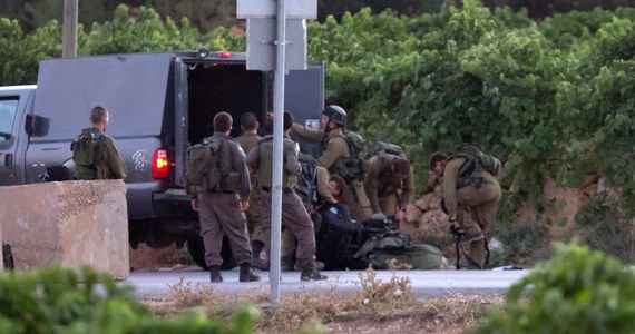 Po prawie trzech tygodniach intensywnych poszukiwań na południu Zachodniego Brzegu Jordanu izraelskie wojsko odnalazło ciała trzech młodych Izraelczyków, którzy zaginęli 12 czerwca. Premier zapewnił, że "Hamas zapłaci" za ich śmierć. 