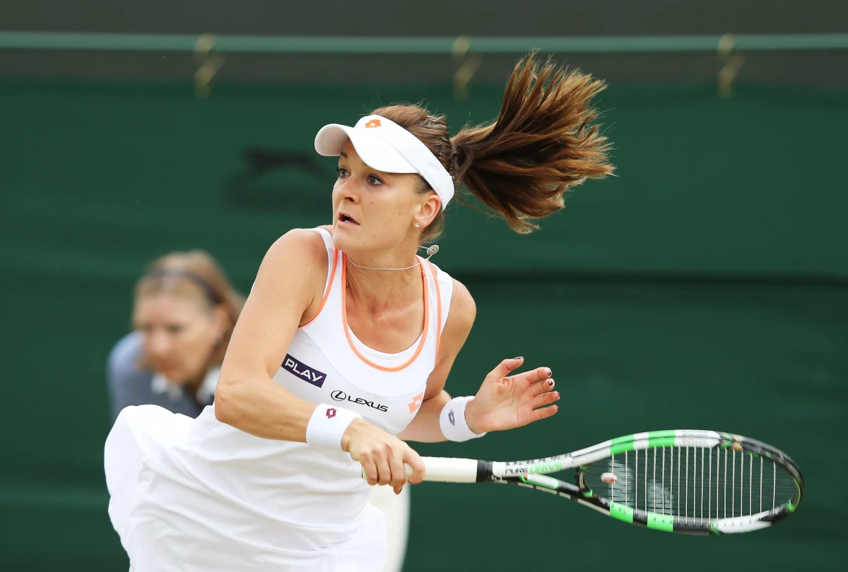 Agnieszka Radwańska została wyeliminowana z wielkoszlemowego turnieju tenisowego na trawiastych kortach w Wimbledonie. Rozstawiona z numerem czwartym Polska przegrała w 1/8 finału z Rosjanką Jekateriną Makarową 3:6, 0:6.