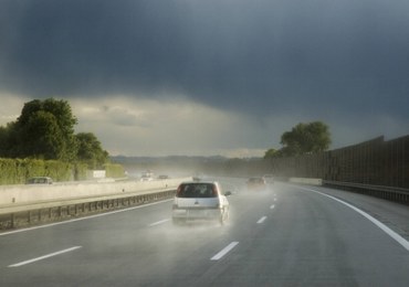 O czym warto pamiętać, jadąc na urlop samochodem