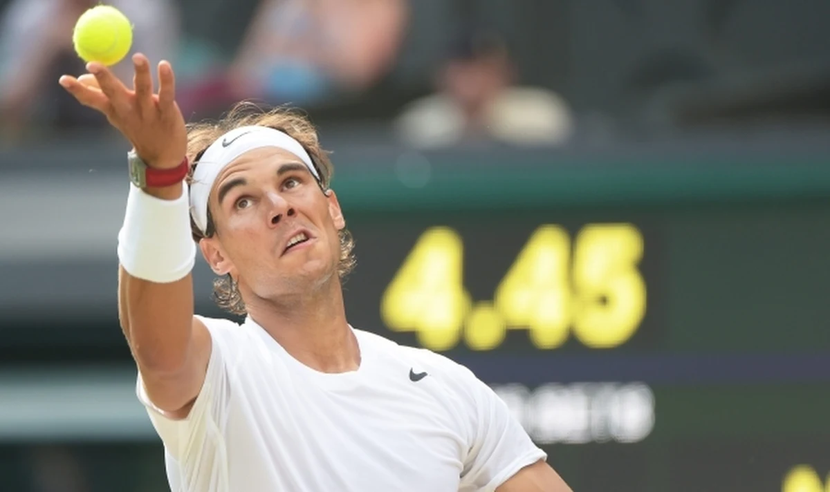 Rozstawiony z numerem drugim Hiszpan Rafael Nadal odpadł z tenisowego turnieju wielkoszlemowego na trawiastych kortach w Wimbledonie. Pierwszy zawodnik światowego rankingu ATP uległ w 1/8 finału Nickowi Kyrgiosowi z Australii 6:7 (5-7), 7:5, 6:7 (7-5), 3:6.