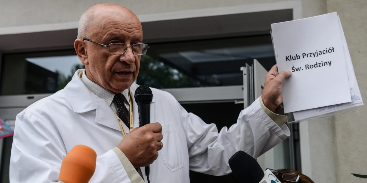 Minister zdrowia Bartosz Arłukowicz przekazał prokuraturze wnioski z kontroli warszawskiego szpitala im. Świętej Rodziny prowadzonego przez profesora Bogdana Chazana. Placówka będzie musiała zapłacić 70 tysięcy złotych kary za naruszenie przepisów. 