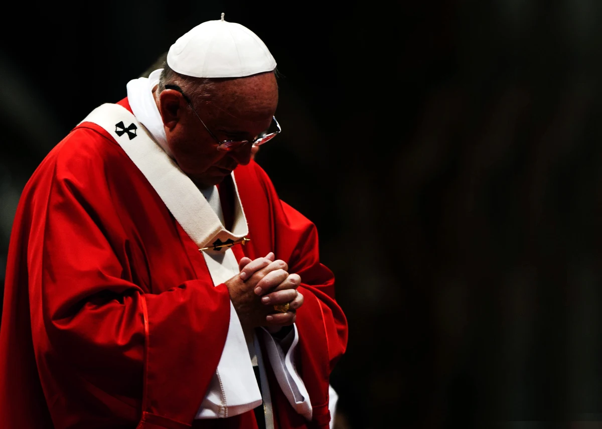 Rozwody zalewają Europę. Statystyki alarmują, że w ciągu niecałej pół minuty dochodzi na Starym Kontynencie do rozpadu jednego małżeństwa. Co daje wynik 2650 rozwodów dziennie. Piąte miejsce, z którego nie ma co się cieszyć, przypada Polsce. Wyprzedzają nas Niemcy, Wielka Brytania, Francja i Hiszpania. To nie jest obraz rozhisteryzowanych publicystów, to wynik ankiety przeprowadzonej na prośbę papieża Franciszka – pisze Beata Zajączkowska na portalu Stacja7.pl. 