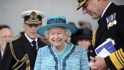 Elżbieta II ochrzciła największy brytyjski lotniskowiec