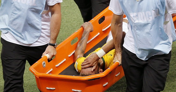 Napastnik piłkarskiej reprezentacji Brazylii Neymar nie zagra już na tych mistrzostwach. Powodem jest uraz kręgosłupa, którego doznał w ćwierćfinałowym meczu z Kolumbią - poinformował lekarz brazylijskiej ekipy Rodrigo Lasmar.  