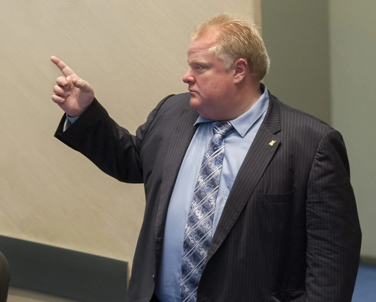 Rob Ford, znany ze skandali burmistrz Toronto, powrócił do ratusza po dwóch miesiącach terapii odwykowej i ponownie zaszokował mieszkańców. W telewizyjnym wywiadzie przyznał, że od 15 lat jest uzależniony od narkotyków i alkoholu.