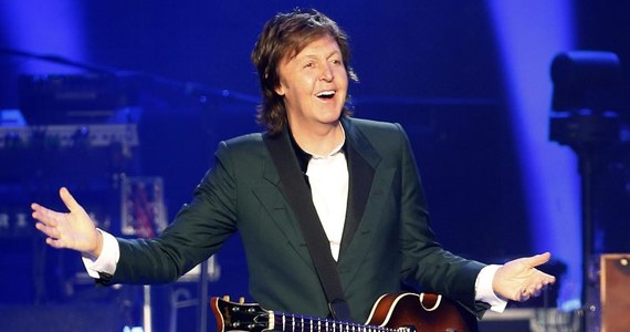 Paul McCartney, były członek legendarnego zespołu The Beatles, wznowił w sobotę działalność koncertową po dwumiesięcznej przerwie spowodowanej infekcją wirusową. 
