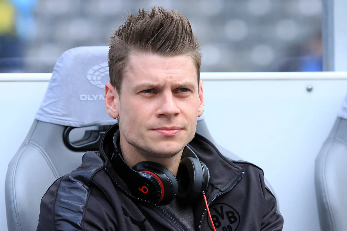 Obrońca piłkarskiej reprezentacji Polski Łukasz Piszczek doznał kontuzji stawu skokowego w trakcie pierwszego po letniej przerwie treningu Borussii Dortmund. Dziś został zwolniony z zajęć, ale jego wyjazd na zgrupowanie nie jest zagrożony. 