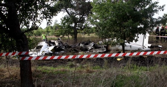 Awaria silnika to jedna z najbardziej prawdopodobnych przyczyn katastrofy samolotu w Topolowie pod Częstochową. Po ponad pięciu godzinach szczegółowych oględzin taką wiadomość przekazał wiceszef Państwowej Komisji Badania Wypadków Lotniczych, Andrzej Pussak. 