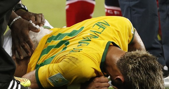 Selekcjoner piłkarskiej reprezentacji Brazylii Luis Felipe Scolari opowiedział o panice, jaka towarzyszyła drużynie po kontuzji Neymara w ćwierćfinale mistrzostw świata. "Po zderzeniu z rywalem nie czuł nóg, a lekarze nie mogli wejść na boisko" - relacjonował.