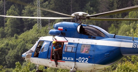 Ratownicy Tatrzańskiego Ochotniczego Pogotowia Ratunkowego odnaleźli ciało około 30-letniego turysty, który zaginął wczoraj pod Rysami. Mężczyzna poślizgnął się i upadł w dół. 