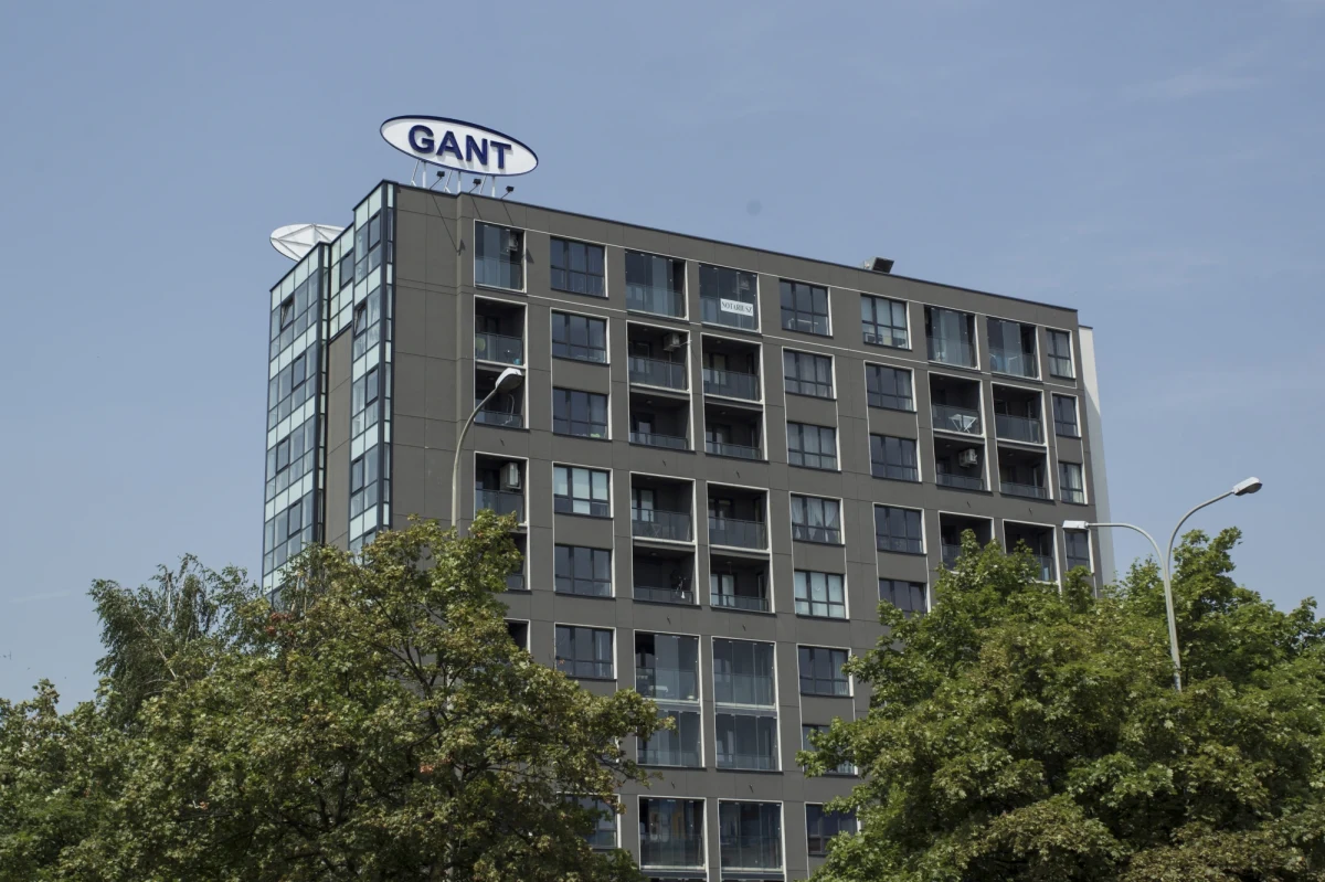 Klienci wrocławskiego dewelopera Gant, którzy wpłacili mu pieniądze, a od lat nie mogą dostać mieszkania, wreszcie mogą się starać o odzyskanie kwot. Sąd we Wrocławiu umorzył postępowanie dotyczące bankructwa tego trzeciego największego dewelopera w kraju i tym samym otworzył poszkodowanym klientom drogę do walki o pieniądze.