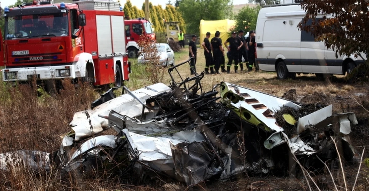 Pilot próbował awaryjnie wylądować - to nowe ustalenia Państwowej Komisji Badania Wypadków Lotniczych w sprawie katastrofy w Topolowie pod Częstochową. W wypadku zginęło 11 osób, a 1 została ranna. 