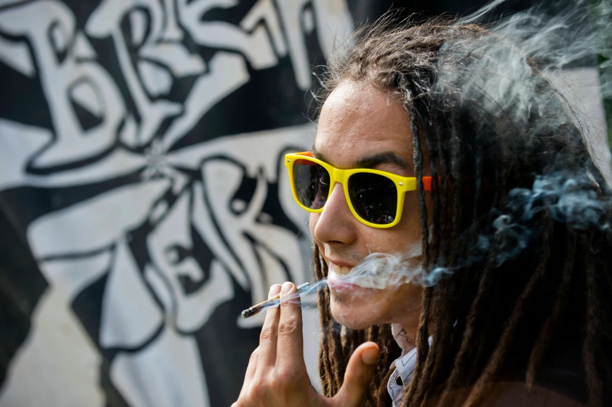 Pół roku po Kolorado, Waszyngton jako drugi stan w USA rozpoczął legalną sprzedaż marihuany do celów rekreacyjnych. Kupić może każdy powyżej 21. roku życie; nie potrzeba do tego nawet recepty od lekarza. 