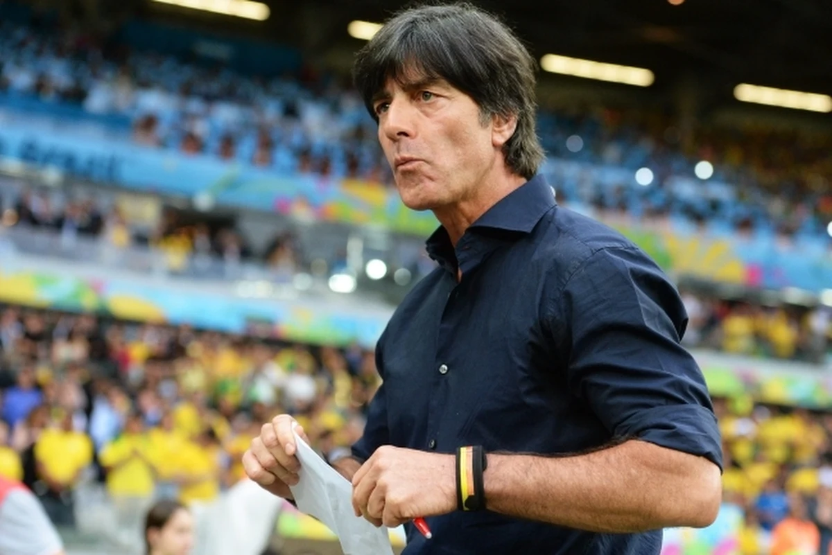 "Jesteśmy w finale i trochę pokory na pewno nam dobrze teraz zrobi. Doskonale wiem, co czuje Luiz Felipe Scolari, bo w 2006 roku, kiedy mundial odbywał się w Niemczech, my też odpadliśmy w półfinale" - powiedział po wygranym meczu z Brazylią trener Niemców Joachim Loew. Jego podopieczni strzelili "Canarinhos" aż siedem bramek i powalili ich na kolana. 