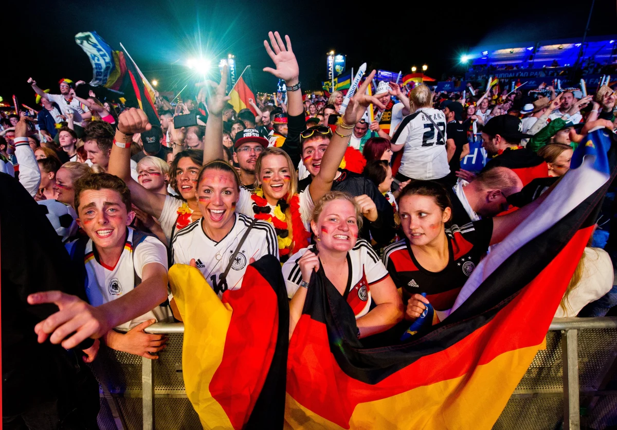 Jerzy Engel ostrożnie podchodzi do typowania niemieckich piłkarzy jako pewniaka w walce o triumf w mistrzostwach świata po ich zwycięstwie nad Brazylijczykami w półfinale 7:1. "W finale czeka ich zupełnie inny mecz" - zaznaczył były trener reprezentacji Polski. 