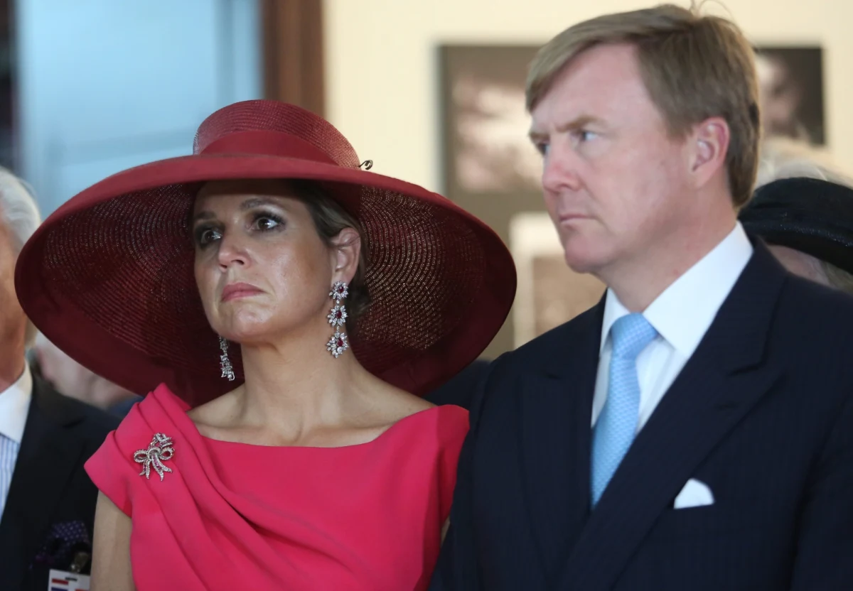 Holenderska para królewska przesłała „Pomarańczowym” pismo z życzeniami szczęścia i zwycięstwa w meczu z Argentyńczykami. Selekcjoner "Oranje" Louis van Gaal odczytał swoim podopiecznym list podczas kolacji. 