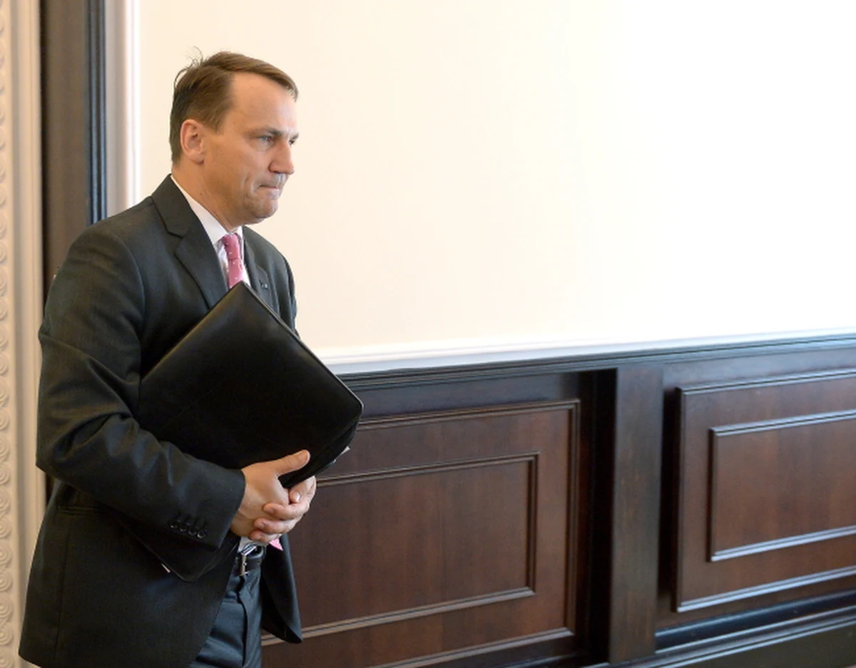 Aż 1,4 miliona złotych zapłacił resort spraw zagranicznych za wynajem pomieszczeń, które stały puste. Takie wnioski z kontroli NIK przynosi „Rzeczpospolita”. 