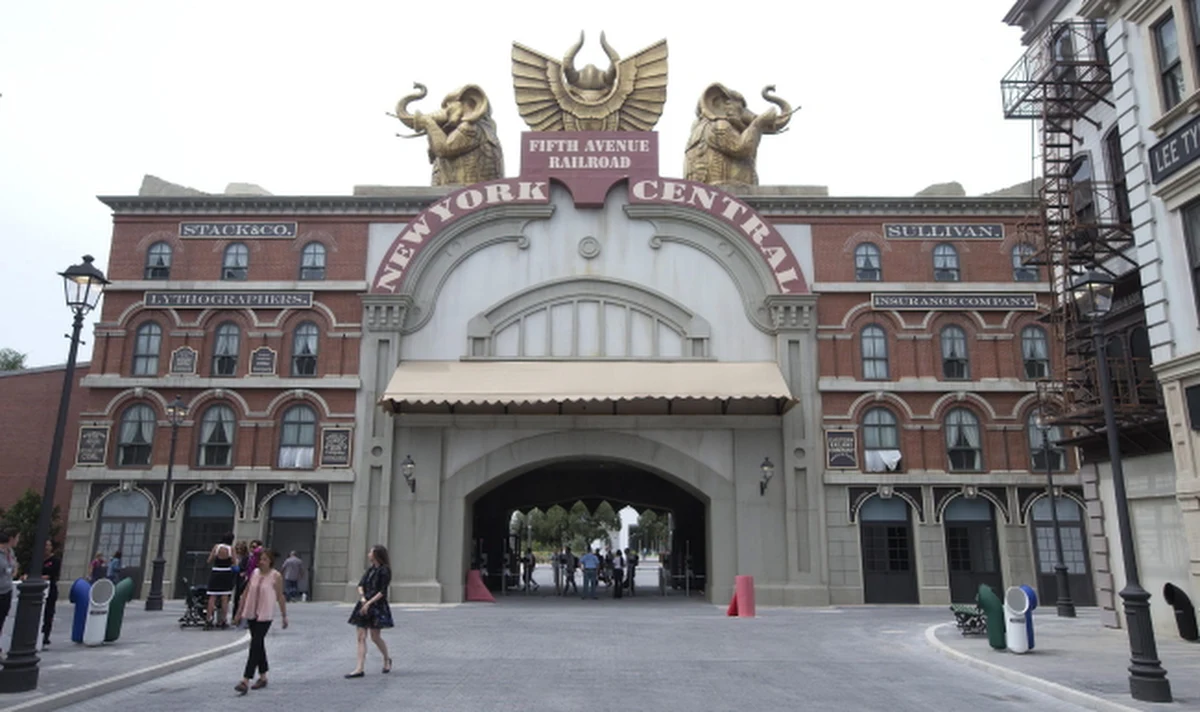 "Cinecitta World" - to nazwa zbudowanego na przedmieściach Rzymu wielkiego parku rozrywki, poświęconego w całości filmom. Oczekuje się, że rocznie odwiedzać go będzie 1,5 miliona osób. 