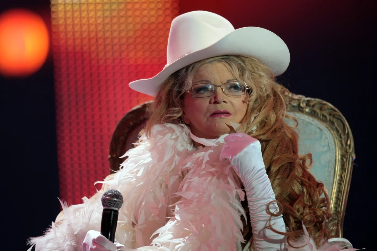 Weekendowy „Fakt” pisze o możliwym przełomie w sporze o majątek Violetty Villas. „Według opinii biegłych sądowych, spisując testament, diwa nie była świadoma swych czynów” - donosi. 