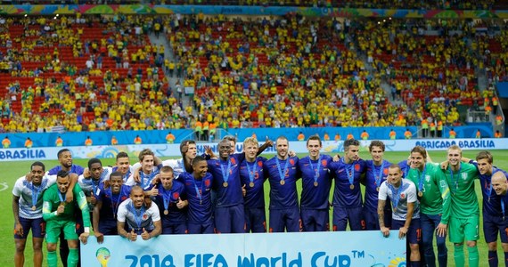 Zadowolenie z trzeciego miejsca, ale i niedosyt - takie nastroje dominują w holenderskich mediach podsumowujących występ ich reprezentacji w piłkarskich mistrzostwach świata w Brazylii. Panuje opinia, że "Pomarańczowi" godnie pożegnali się z mundialem.