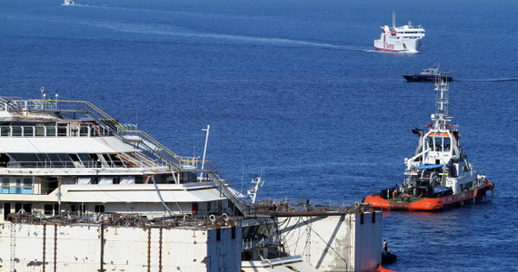 Przy włoskiej wyspie Giglio rozpoczęła się finałowa faza operacji przed odholowaniem wraku statku Costa Concordia do Genui. Właśnie w tym mieście wrak zostanie zdemontowany. Statek należy tak ustawić na wodzie, by mógł na holu wyruszyć w ostatni rejs. 