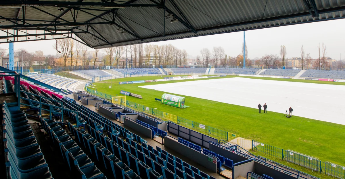 Do siedziby Ruchu Chorzów dotarły oficjalne zgody UEFA oraz rywala z Liechtensteinu, w sprawie zaplanowanego na czwartek meczu drugiej rundy kwalifikacyjnej Ligi Europejskiej. Wiadomo już, że spotkanie zostanie rozegrane Gliwicach. 