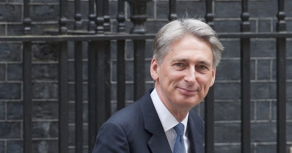 Premier Wielkiej Brytanii David Cameron poinformował na swoim koncie na Twitterze, że mianował ministra obrony Philipa Hammonda na ministra spraw zagranicznych. To skutek nieoczekiwanego ustąpienia ze stanowiska Williama Hague'a. Hammond uważany jest za eurosceptyka. 