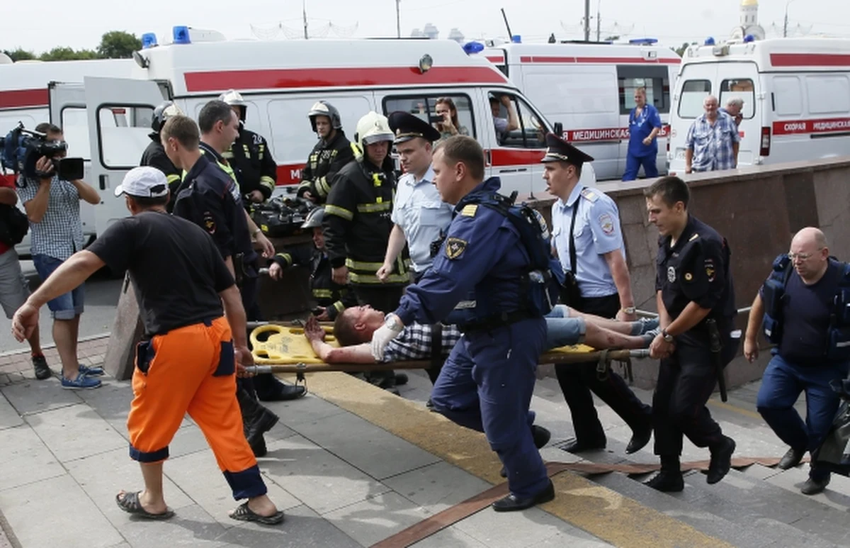 20 osób zginęło a co najmniej 150 zostało rannych w moskiewskim metrze. Na jednej z linii wykoleiły się 3 wagony. Według ostatnich informacji stan połowy rannych jest ciężki. 