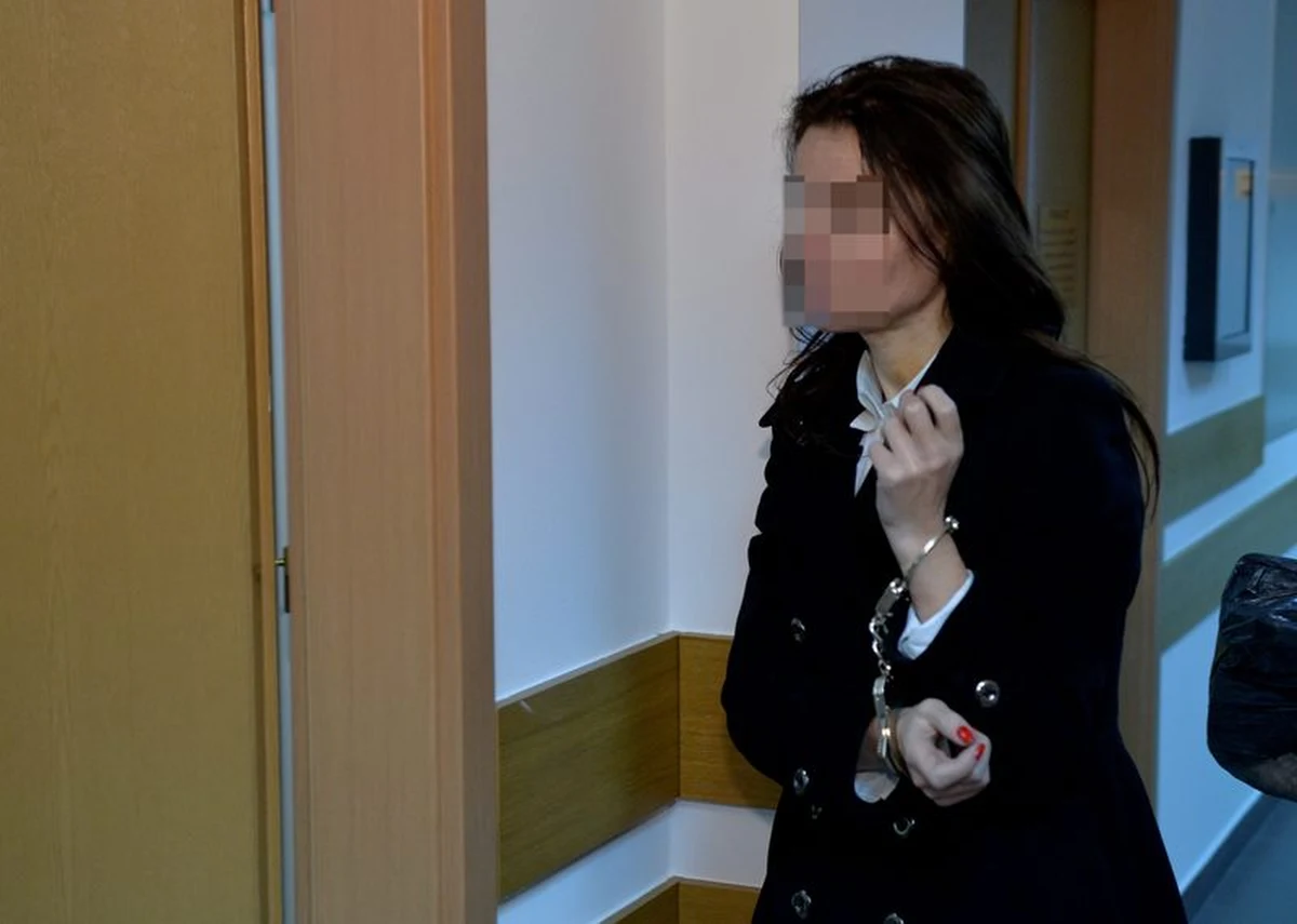 Izabella Ch., która w ubiegłym roku po pijanemu wjechała samochodem do przejścia podziemnego w Warszawie trafi na 4 tygodnie na obserwację do zakładu zamkniętego. Stołeczny sąd oddalił dziś zażalenie jej obrońcy na majową decyzję sądu w tej sprawie.