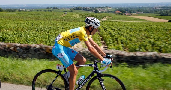 W piątek kolarze rywalizujący w Tour de France wjadą w Alpy - trzynasty etap poprowadzi z Saint-Etienne do Chamrousse (197,5 km) w okolicach Grenoble. Liderem wyścigu jest Włoch Vincenzo Nibali. Michał Kwiatkowski zajmuje 11. miejsce.