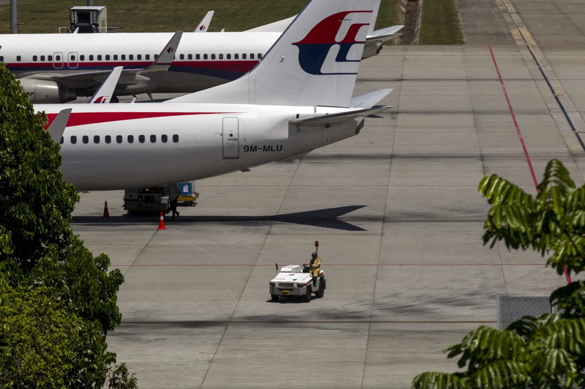 Rosyjskie ministerstwo obrony twierdzi, że zestrzelony malezyjski samolot znajdował się w zasięgu dwóch ukraińskich systemów przeciwlotniczych dalekiego zasięgu C-200 i trzech baterii Buk. Istniała możliwość koordynowania działań - informują Rosjanie. 