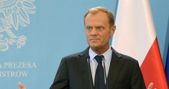 "Zestrzelenie samolotu pasażerskiego na terenie Ukrainy jest aktem terroru" - oświadczył premier Donald Tusk. Zapewnił, że to zdarzenie nie powoduje bezpośredniego zagrożenia dla bezpieczeństwa Polski. Jak ocenił, potrzebna jest presja na separatystów i Rosję.